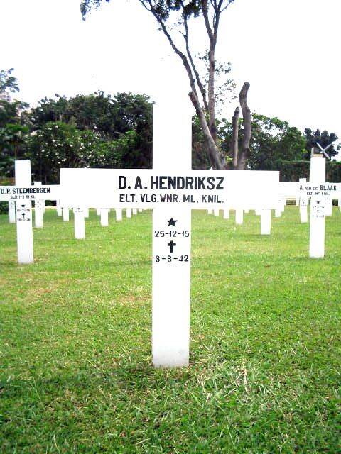 Het graf van D.A. Hendriksz op Ereveld Menteng Pulo